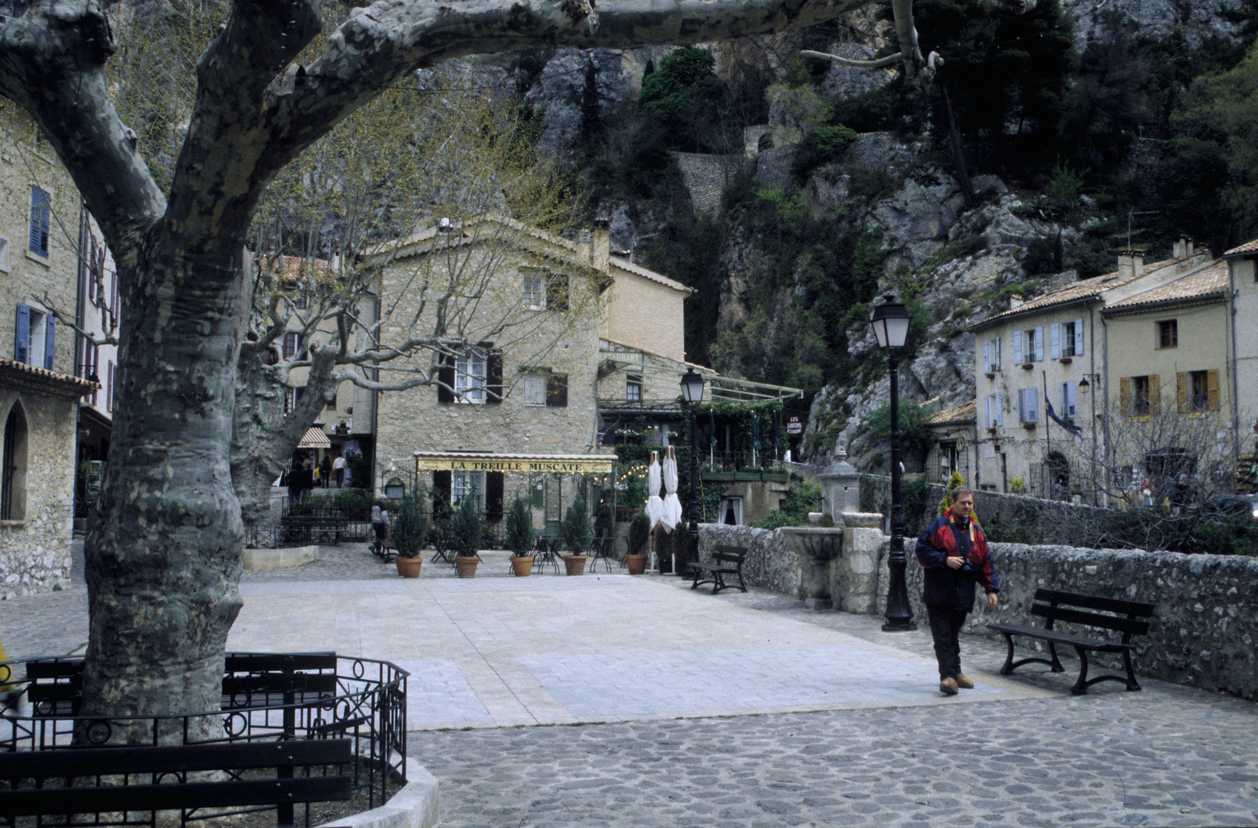Place de l'Eglise in MoustiersSteMarie